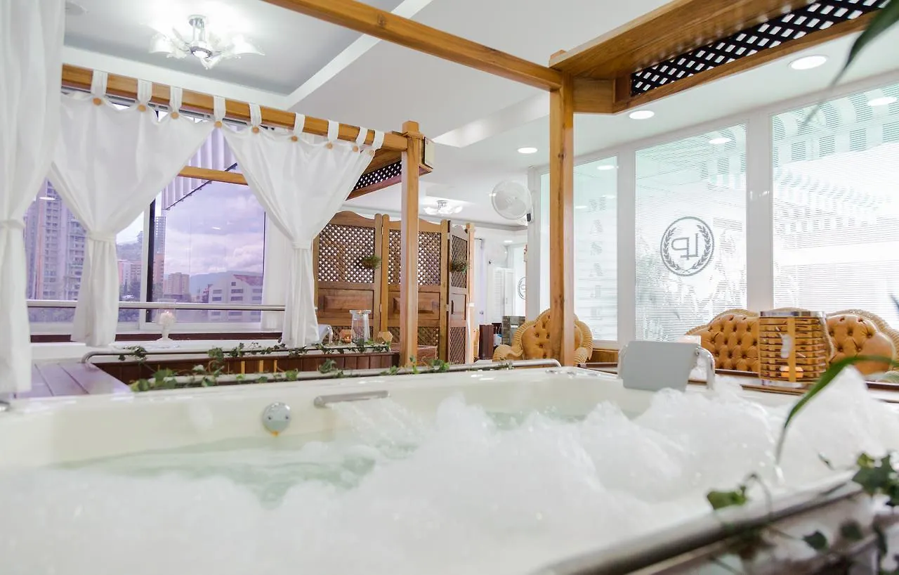 Hotel Du Parc 메딜린 5*,